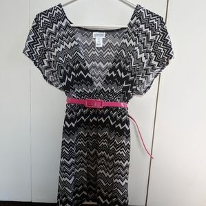 Motherhood maternity Chevron top with pink belt